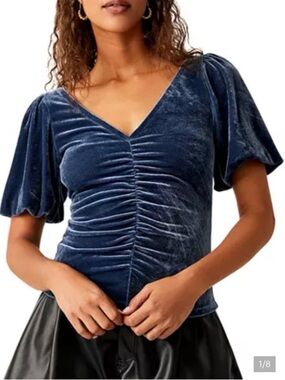 FREE PEOPLE Cupcake Velvet Top Navy Size Large